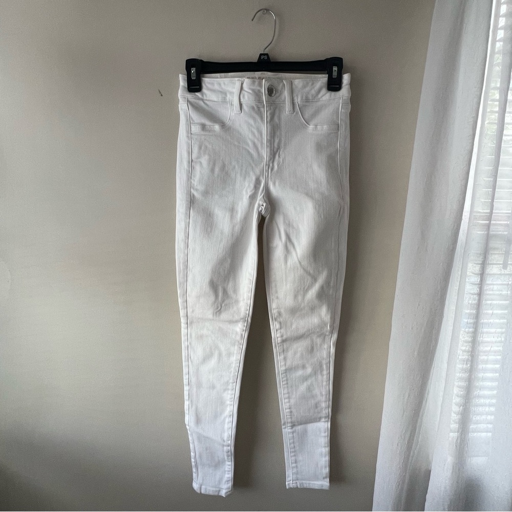 White skinny jeans